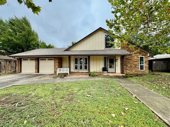 Building Photo - 3604 Jim Robison Dr
