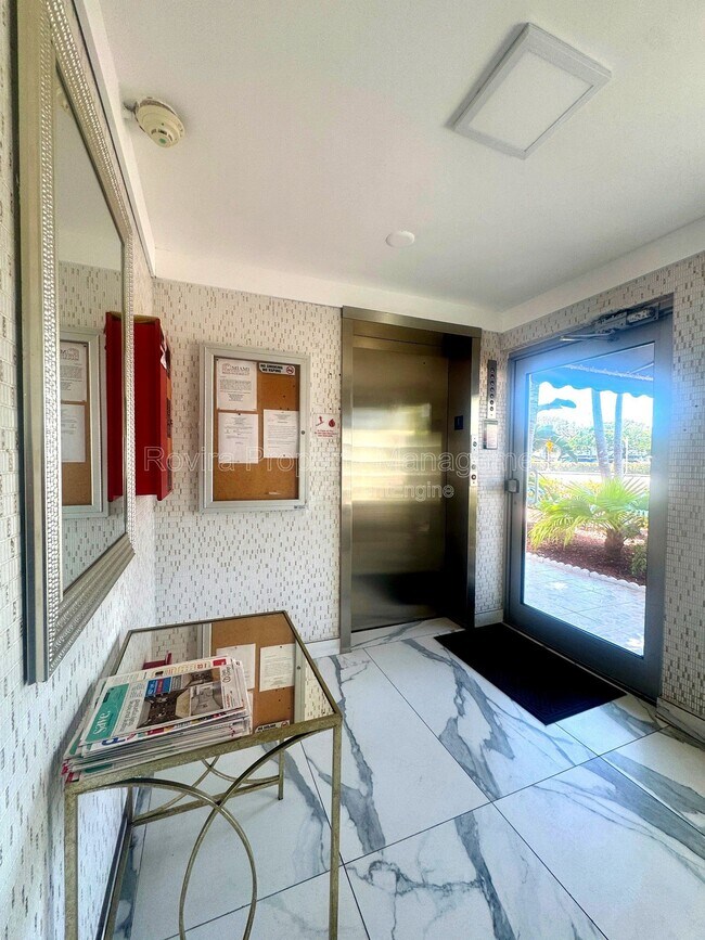 Photo - 6545 Indian Creek Dr Apartment