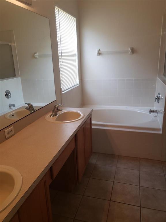 Building Photo - 9950 Shadow Creek Dr