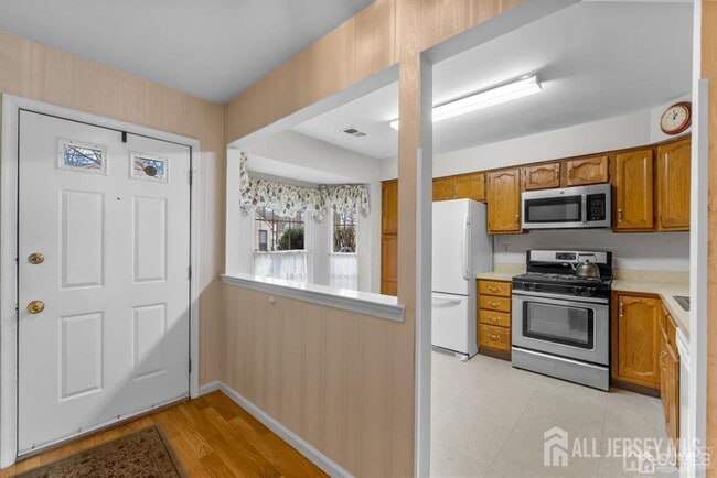 Building Photo - 1801 Timber Oaks Rd