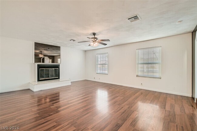 Foto del edificio - 5920 N Jones Blvd