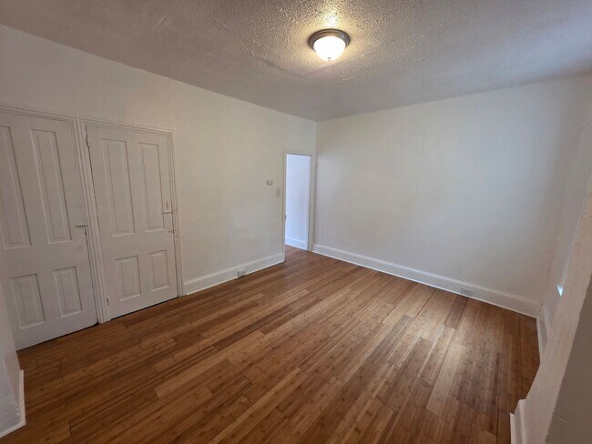 Foto del edificio - 916 N Spruce St