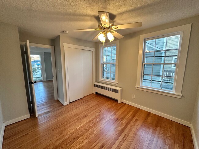 Foto del edificio - 268 S Main St