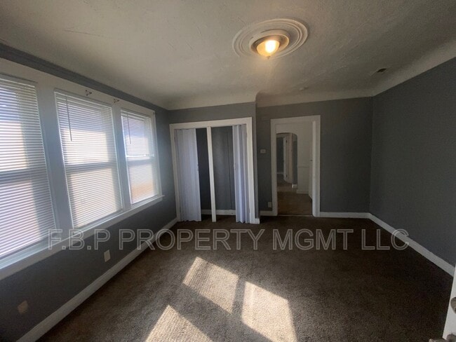 Building Photo - 3831 Waverly St