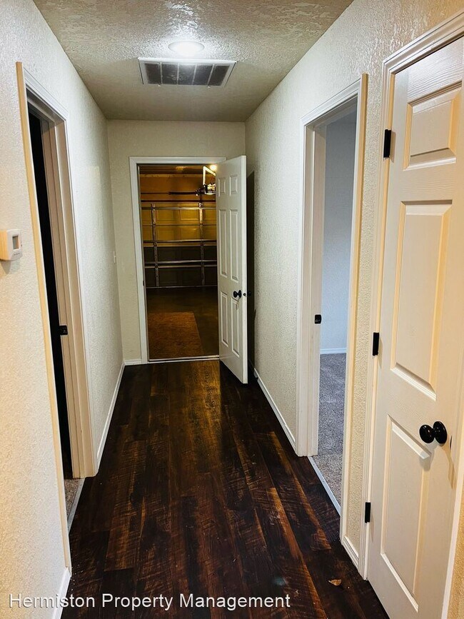 Foto del edificio - 3 br, 2 bath House - 365 W Yucca