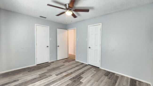 Foto del edificio - 911 E 37th St