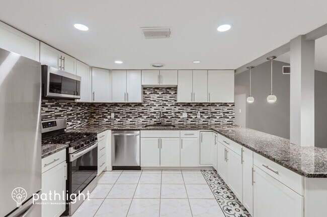 Foto del edificio - 6075 3rd Avenue South, St. Petersburg, FL,...