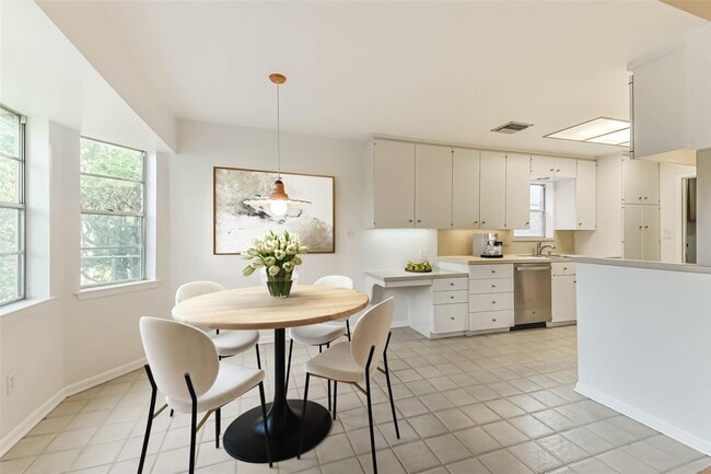 Foto del edificio - 8419 Stroud Dr