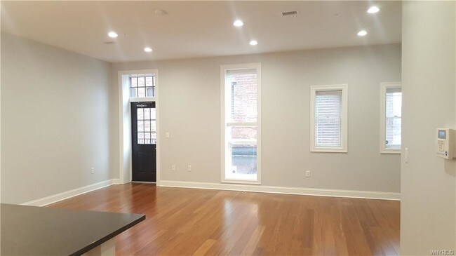 Foto del edificio - 220 Franklin St