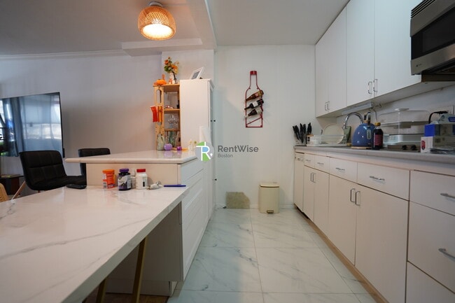 Foto del edificio - 6 Whittier Pl