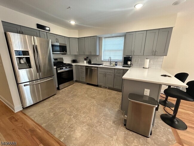 Foto del edificio - 337 13th Ave