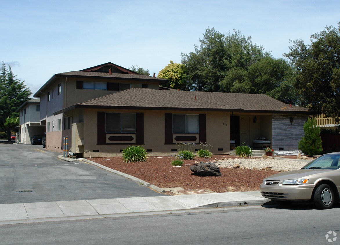 Primary Photo - 820 Quince Ave