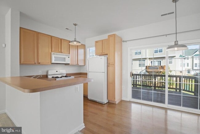 Building Photo - 22941 Fontwell Square