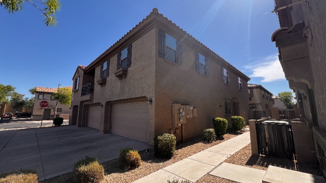 Building Photo - 1436 N 80th Dr