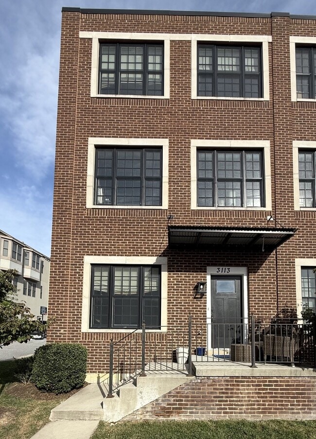 Building Photo - 3113 Elm Ave
