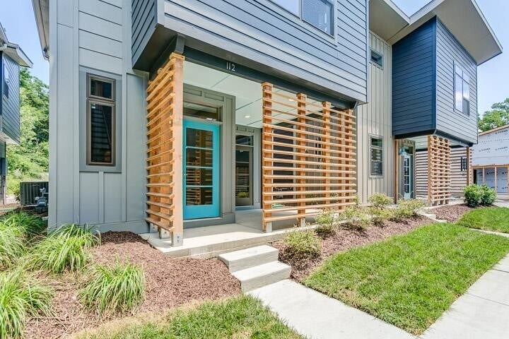 Foto principal - East Nashville almost new!