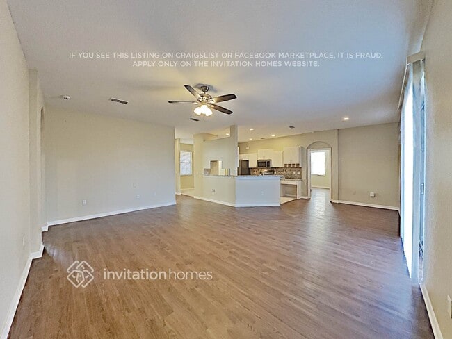 Foto del edificio - 8415 Greystone Dr