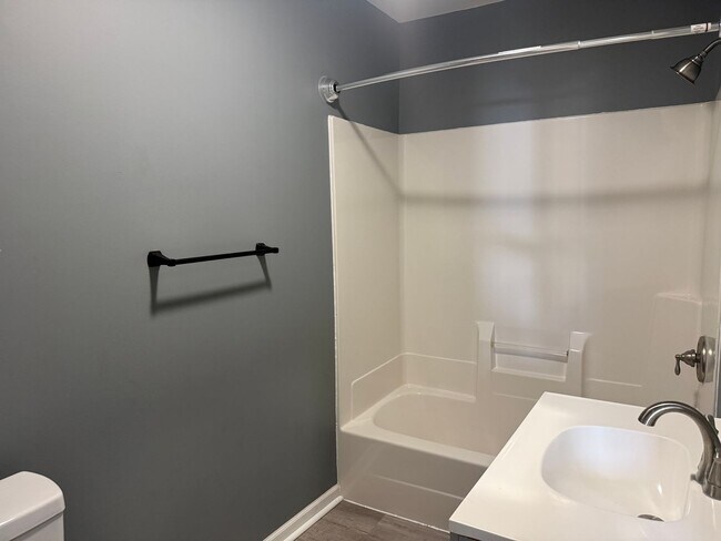 Foto del edificio - Large 3-Bed 2-Bath Home Uhrichsville