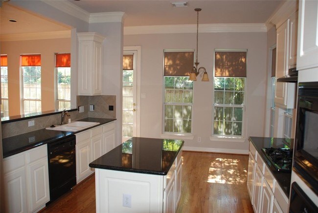 Building Photo - 2622 Shady Acres Landing