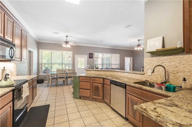 Building Photo - 11 Arnold Palmer Ln