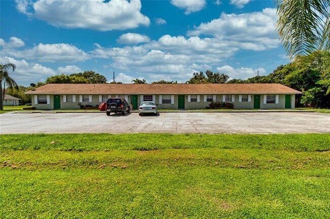 Foto del edificio - 570 13th Pl