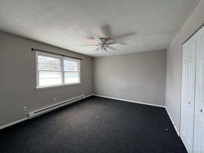 Building Photo - 300 Meadowside Rd
