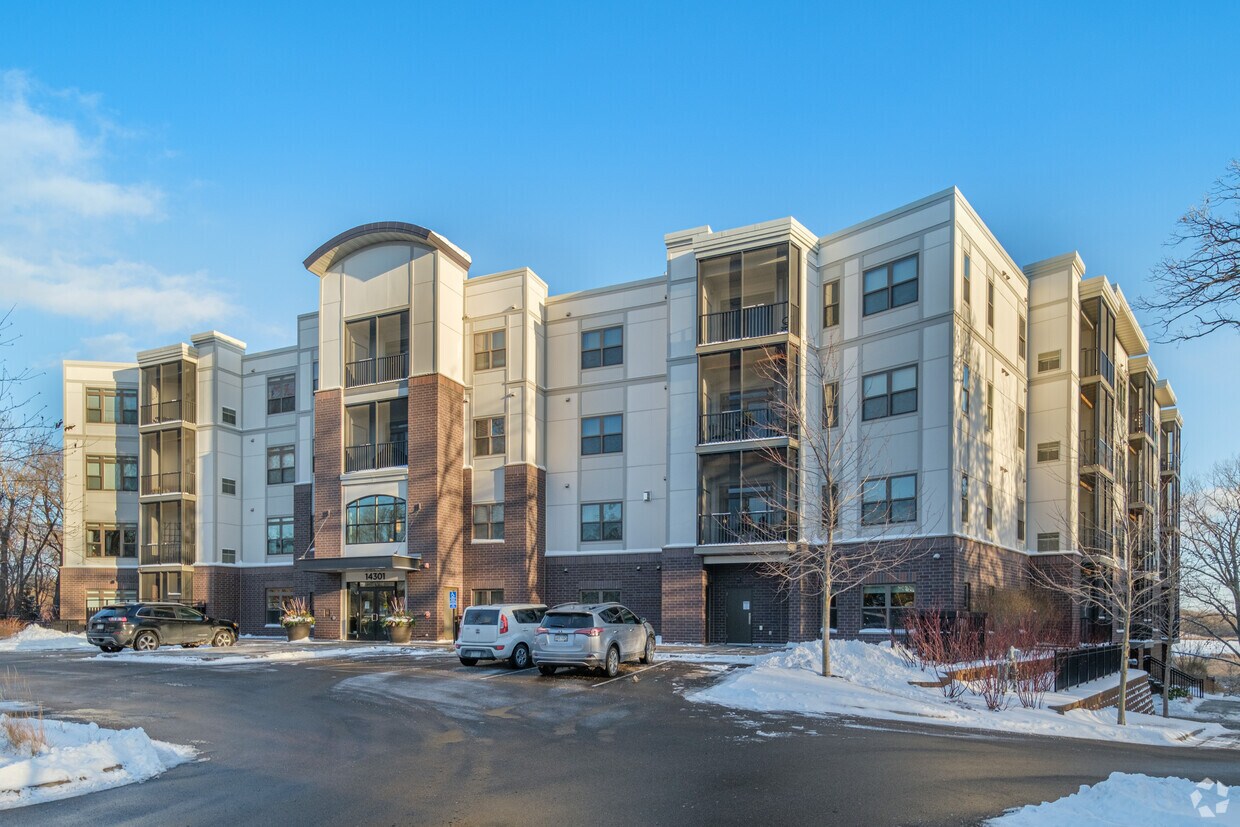 Fachada del edificio - Zvago Glen Lake