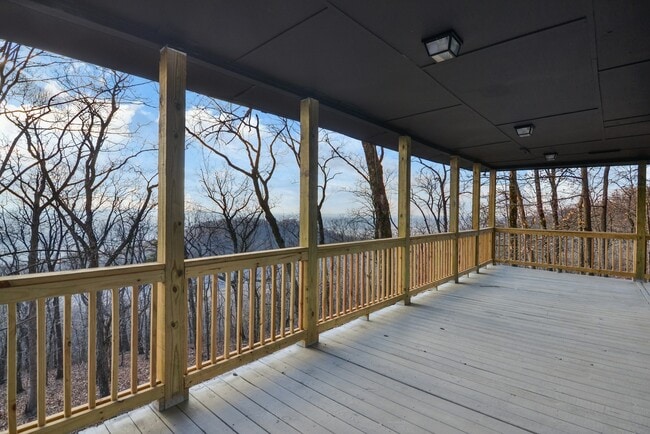 Building Photo - 114 Little Hendricks Mountain Road