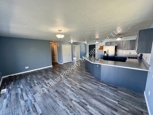 Foto del edificio - 4 bed 2 bath Home for Rent