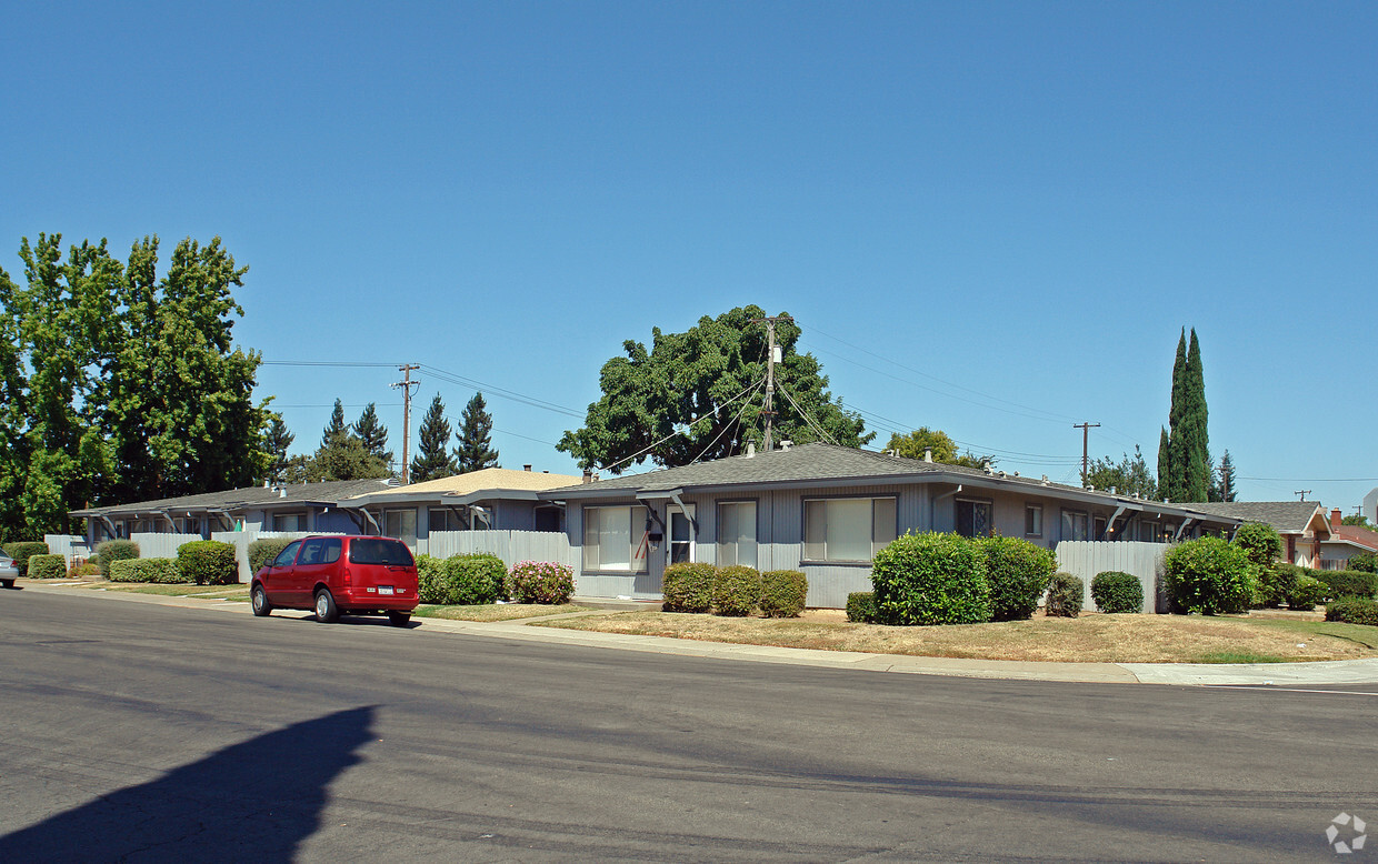 Primary Photo - 9561 Elk Grove Blvd