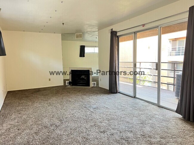 Foto del edificio - One Bedroom Condo