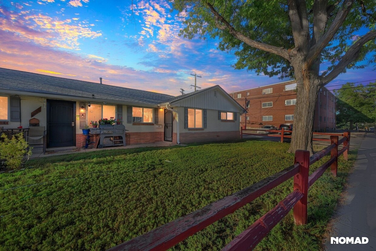 Primary Photo - 8960 E 12th Ave