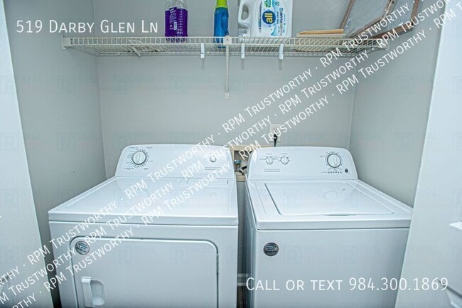 Foto del edificio - 519 Darby Glen Ln