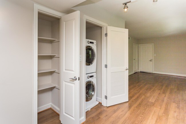 2 Bedroom Apartments In Arlington Va Ideas Interesting Design Inspiration 2 Bedroom Apartments In Arlington Va Ideas Interesting Design Inspiration