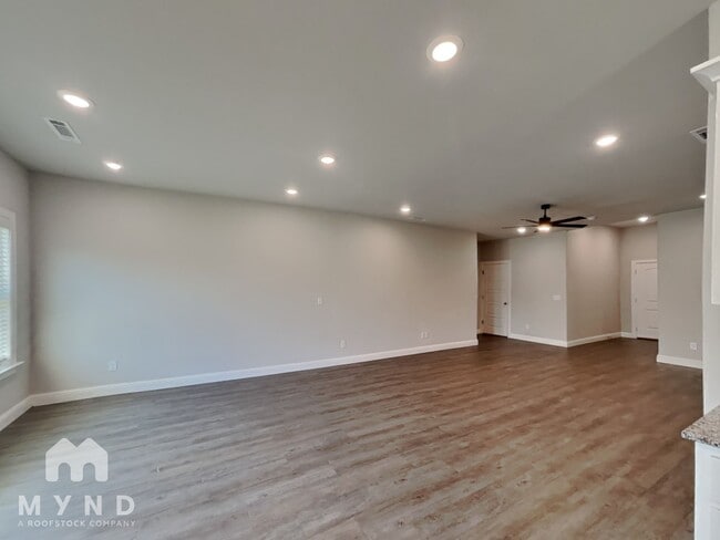 Building Photo - 1141 Sunshine Ct