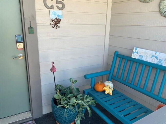 Building Photo - 3220 69th St