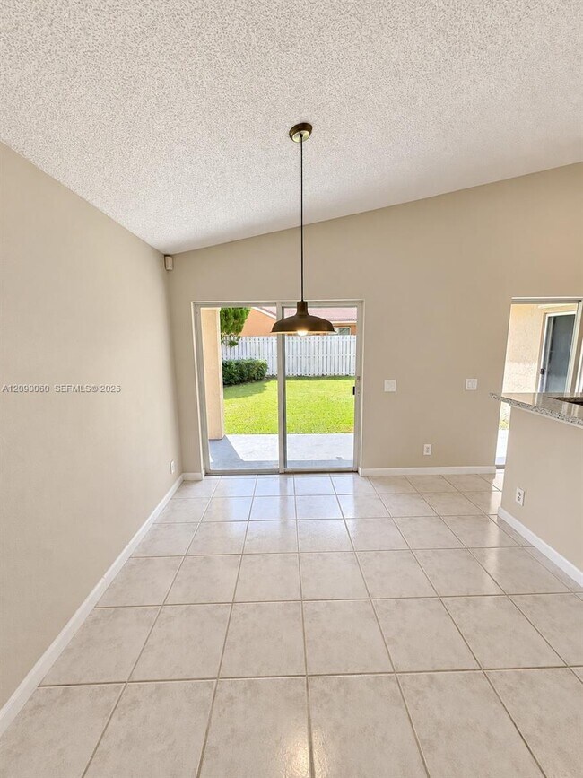 Foto del edificio - 751 Sand Creek Cir