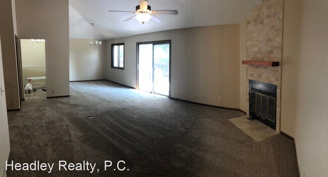 Building Photo - 4 br, 2 bath House - 3405 Mirror Lane