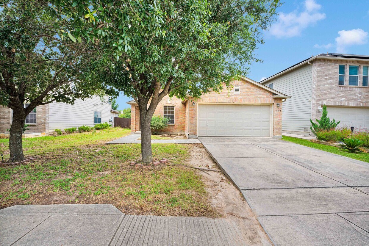 Foto principal - Charming 3-Bedroom, 2-Bath Home in NW San ...