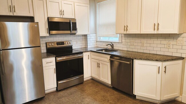 Building Photo - 2 Bed, 2 Bath Brookline Village Apt Wtih L...