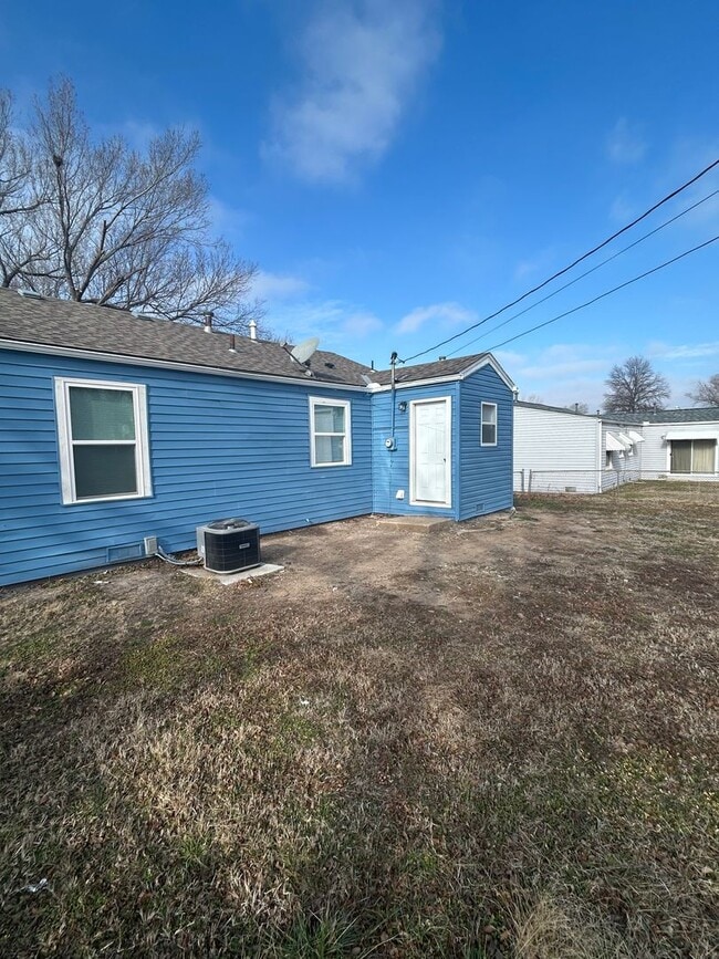 Foto del edificio - 2336 N Estelle Ave