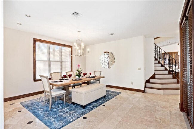 Building Photo - 2351 Newbury Dr