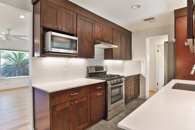 Building Photo - 4613 Libbey Dr