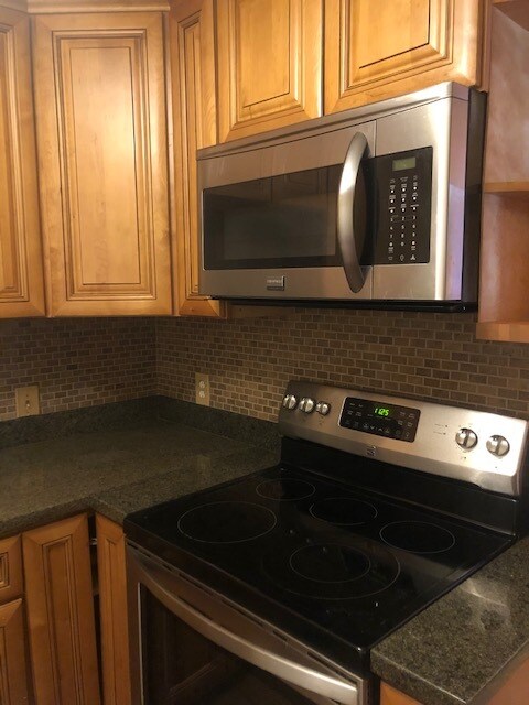 Strove-Microwave - 2 Brook Rd