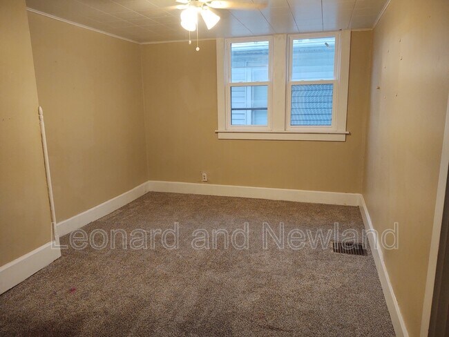 Foto del edificio - 1330 Maple Ave