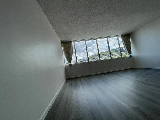 Foto del edificio - PUNAHOU GARDENS studio, sec, salt water po...