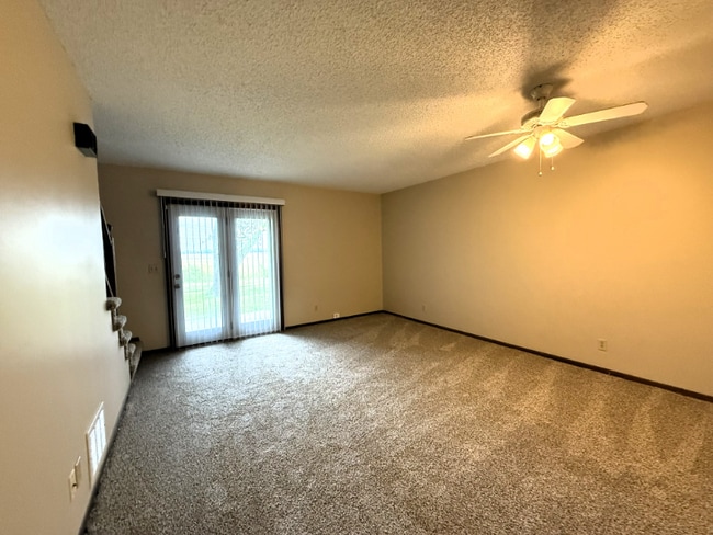 Foto del edificio - 6725 W Shade Ln
