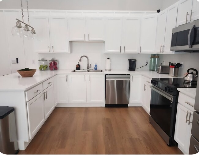 Cocina Gourmet - 6384 W Flanders Ln