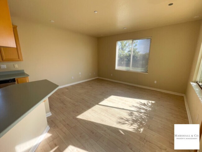 Foto del edificio - WOW! HAMILTON!!! 4BR/2.5BA, NEXT TO OPEN SPACE, QUIET NEIGHBORHOOD, BEAUTIFUL VIEWS, A/C, SPACIOUS