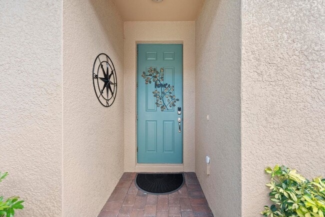 Building Photo - Annual Furnished 2 Bedroom 2 Bathroom 2 Ca...
